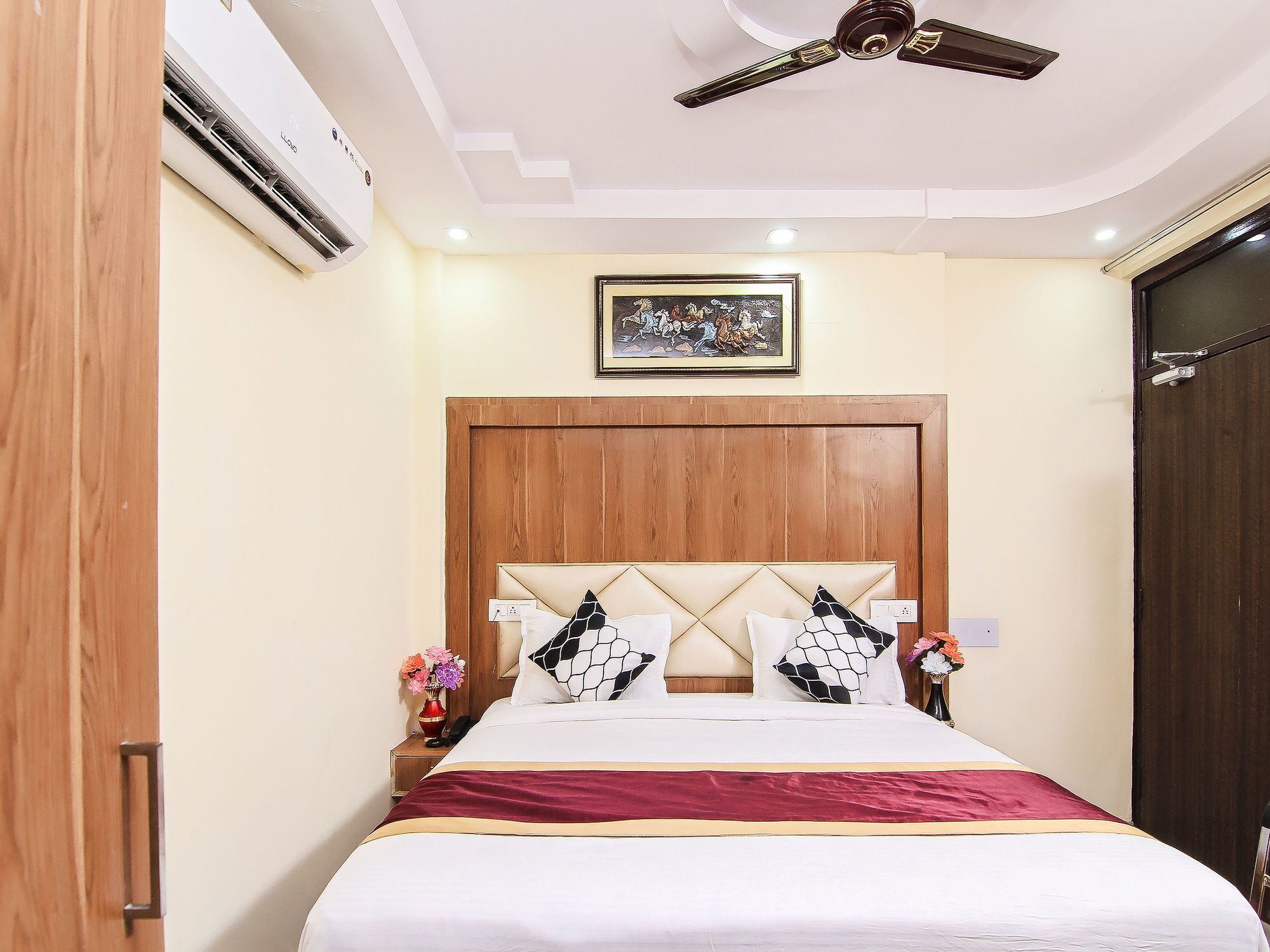 Super Hotel O Charbagh Formerly Khalsa Inn Lucknow Luaran gambar